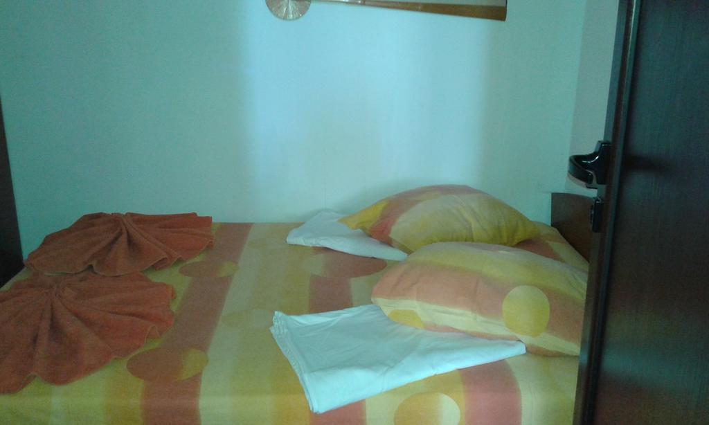 Zora Guest House Primorsko Chambre photo
