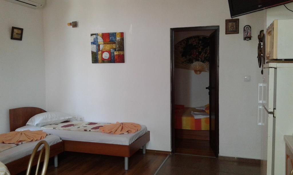 Zora Guest House Primorsko Chambre photo