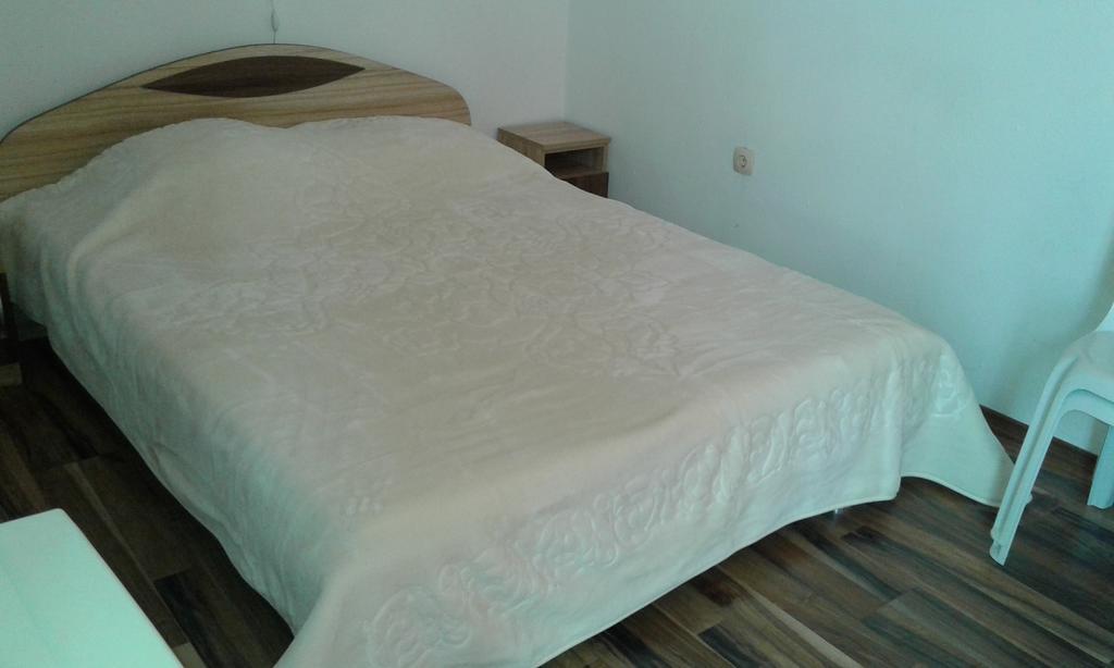Zora Guest House Primorsko Chambre photo