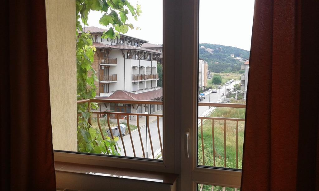 Zora Guest House Primorsko Extérieur photo