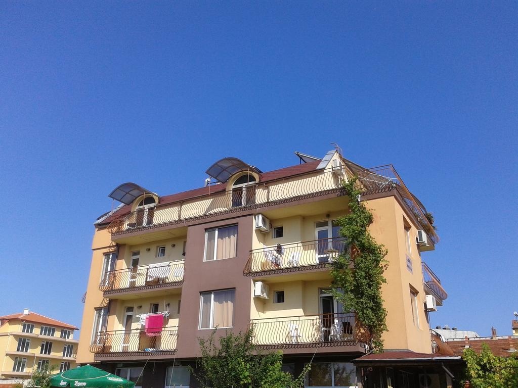 Zora Guest House Primorsko Extérieur photo